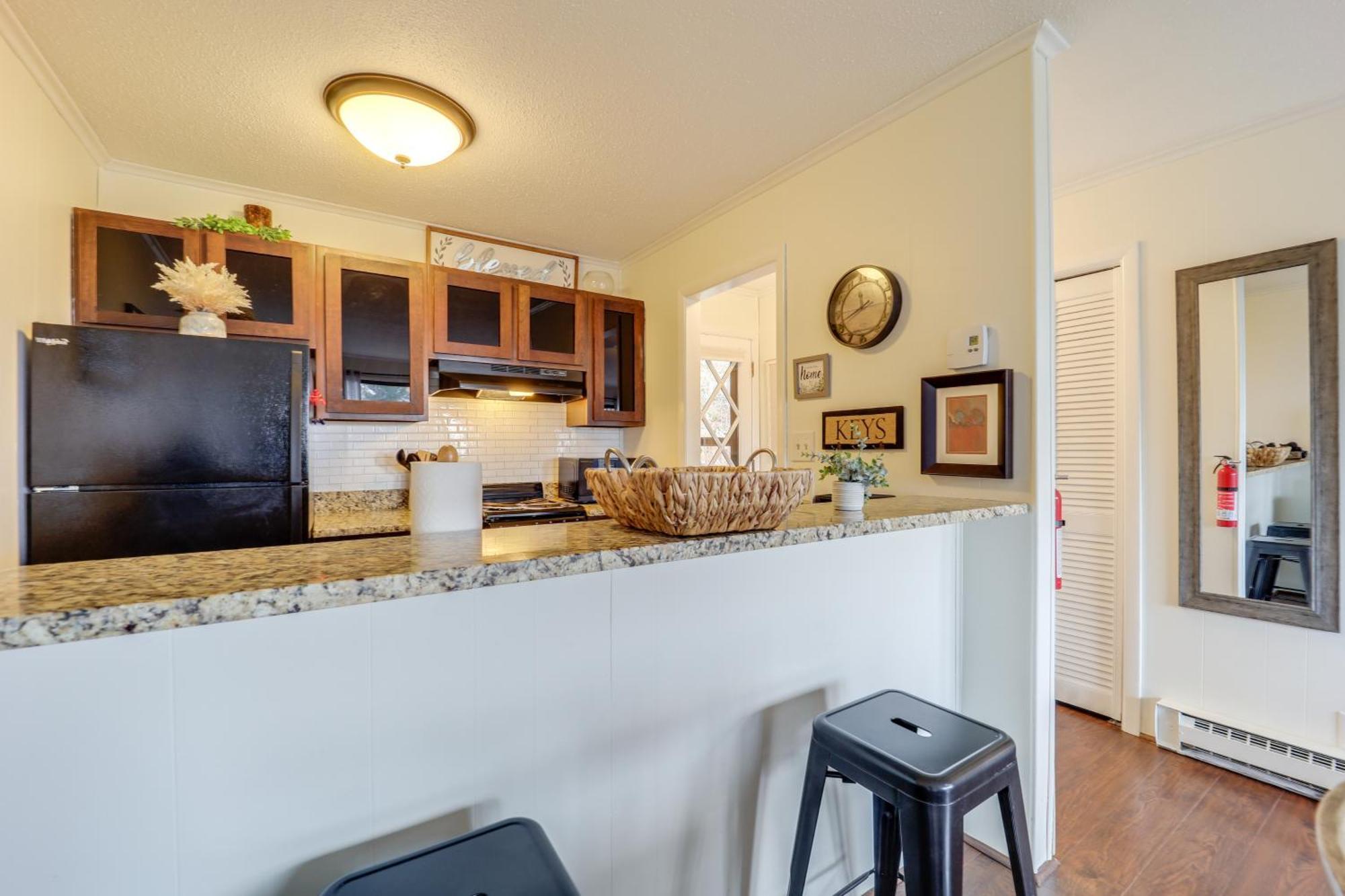 Beech Mountain Studio With Balcony Less Than 1 Mi To Skiing! Buitenkant foto