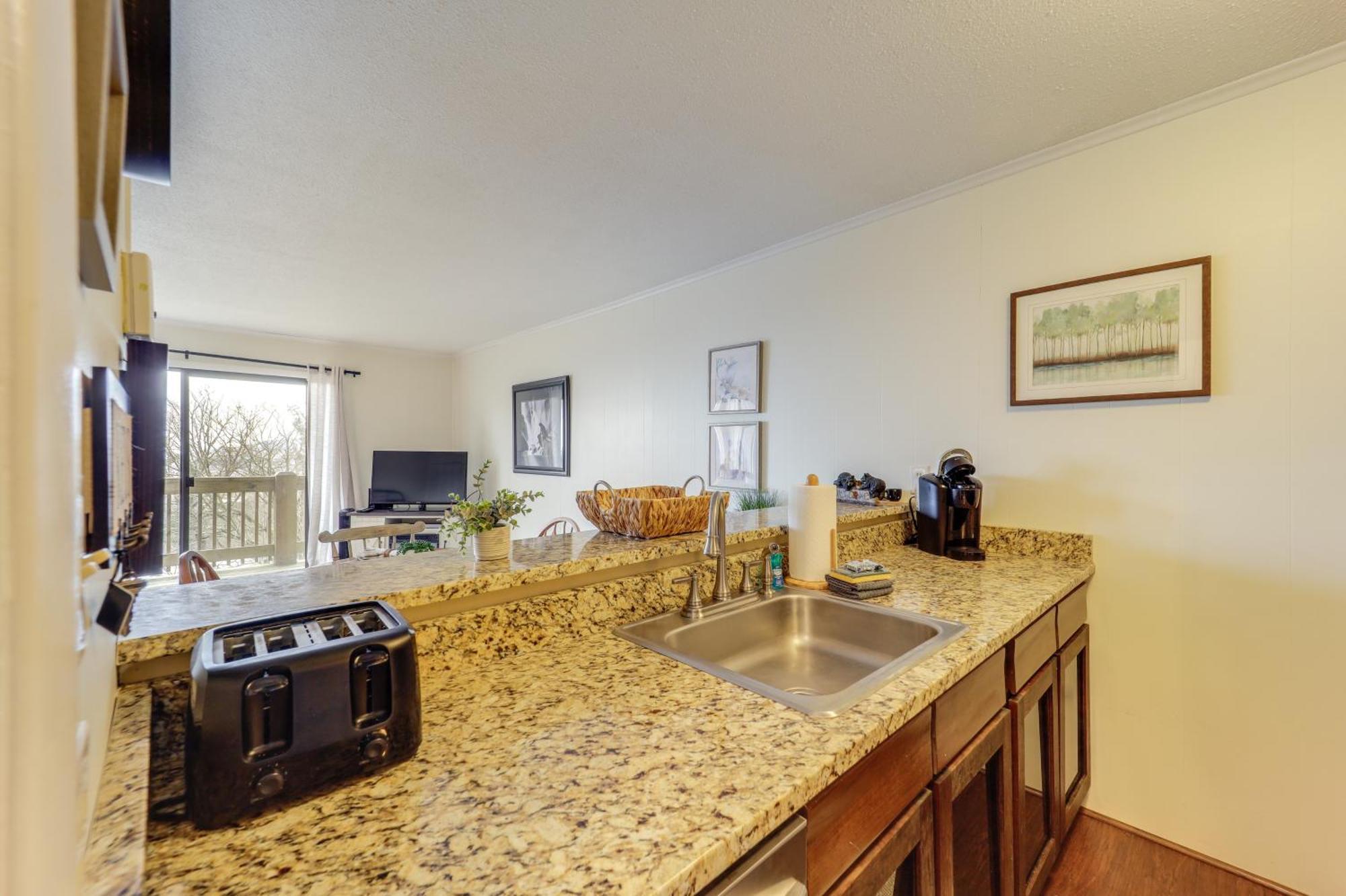 Beech Mountain Studio With Balcony Less Than 1 Mi To Skiing! Buitenkant foto