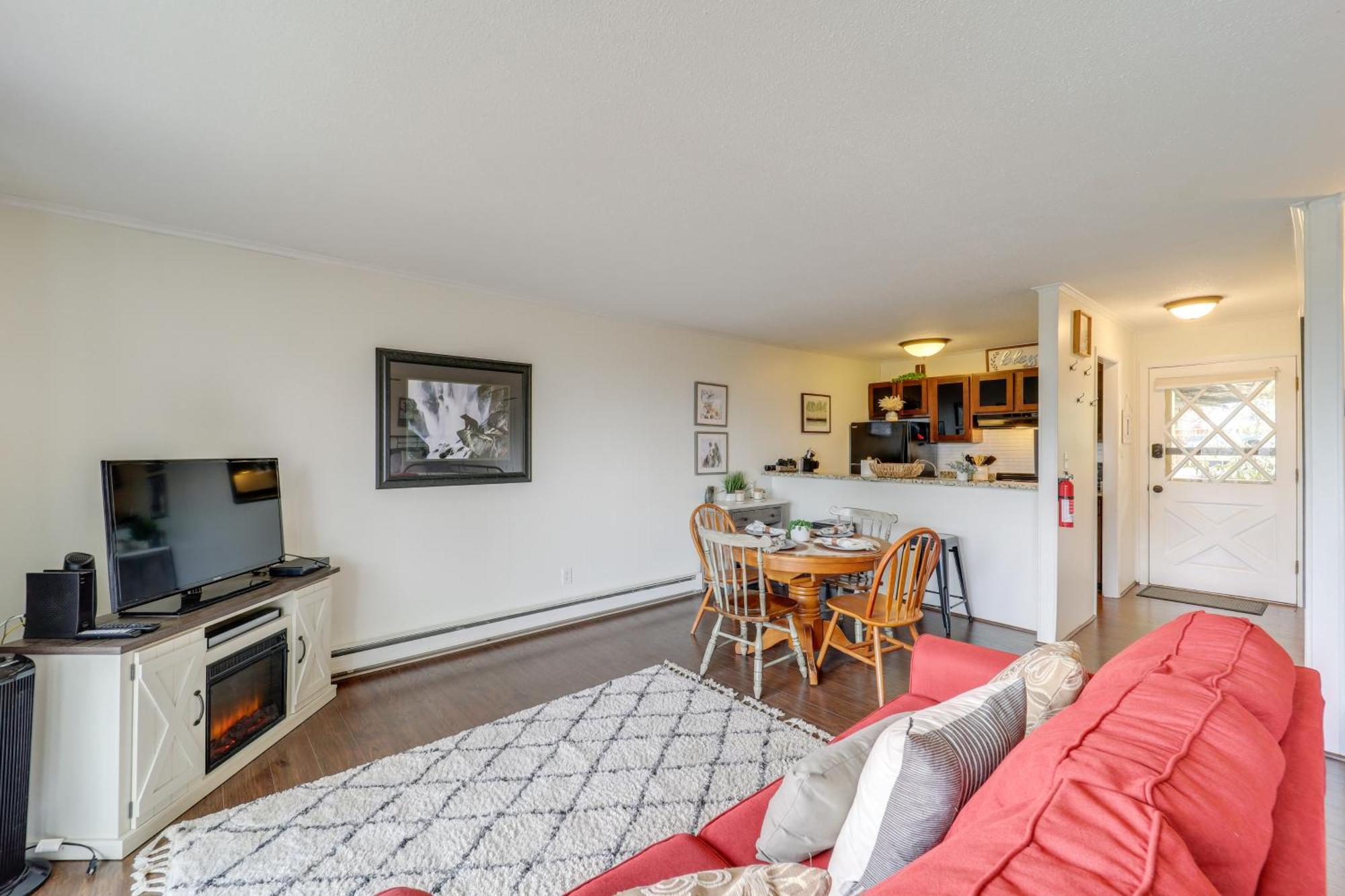 Beech Mountain Studio With Balcony Less Than 1 Mi To Skiing! Buitenkant foto