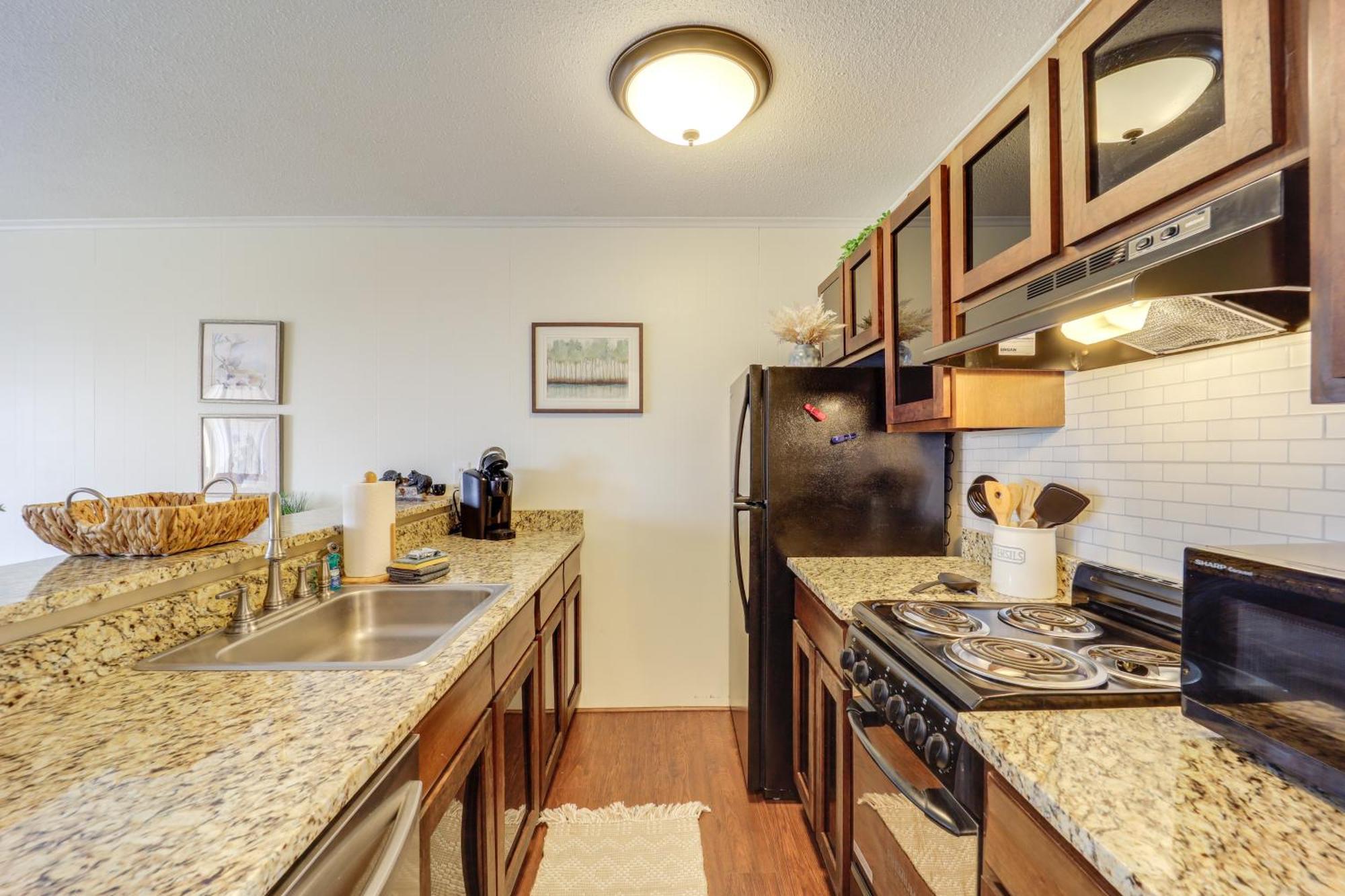 Beech Mountain Studio With Balcony Less Than 1 Mi To Skiing! Buitenkant foto