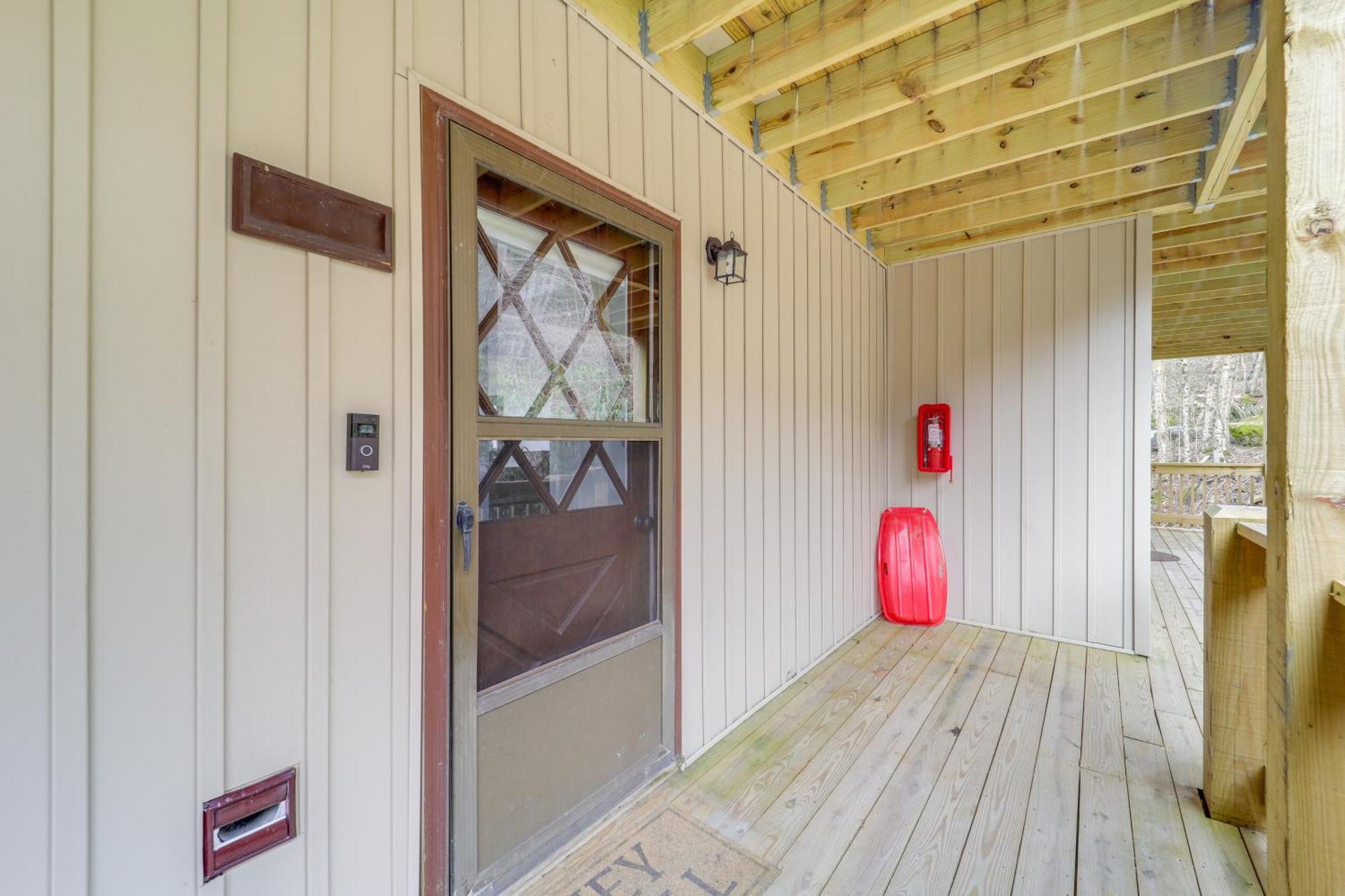 Beech Mountain Studio With Balcony Less Than 1 Mi To Skiing! Buitenkant foto